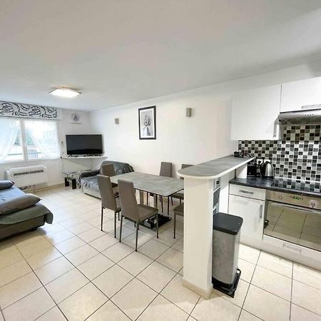 Modern One Bedroom Apartment In كان المظهر الخارجي الصورة